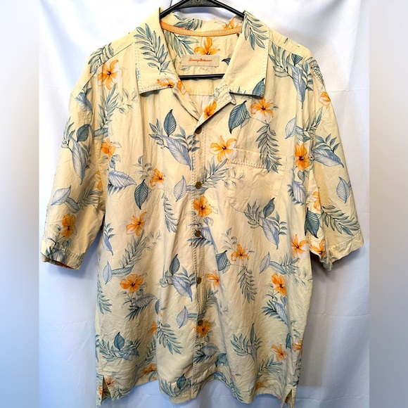 Tommy Bahama Size XL 100% Silk Hawaiian Camp Shirt Multicolor Floral Print - Picture 1 of 11